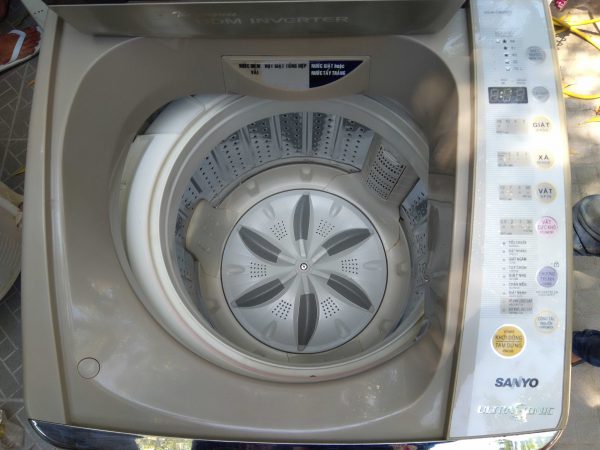 Máy giặt Sanyo Inverter ASW-D900HT