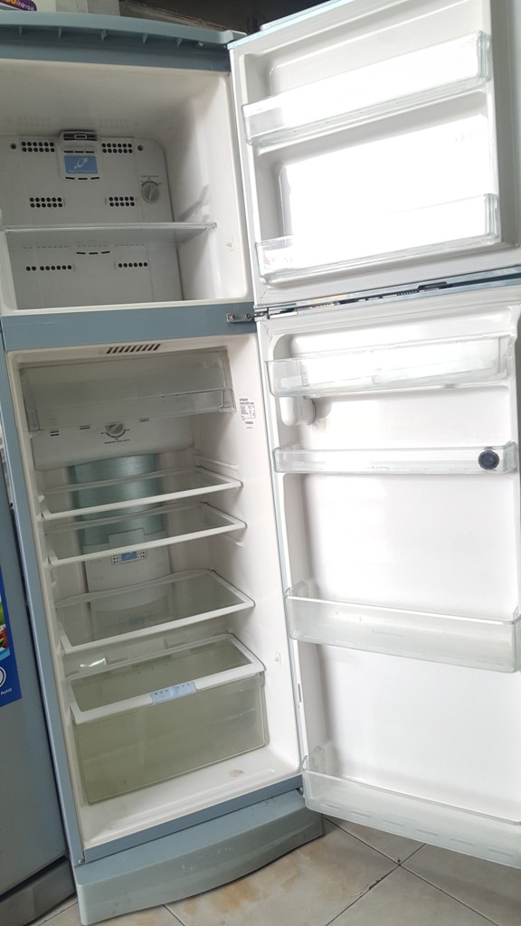 Tủ lạnh Hitachi R-22AGV5D 250 lít