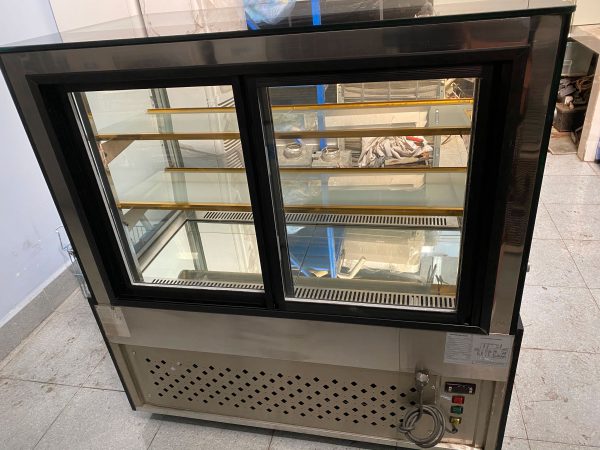Tủ trưng bày bánh kem kính vuông Zukun ZSF-440B2