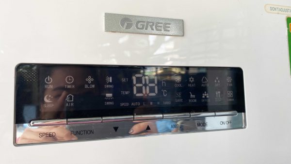 Máy lạnh tủ đứng Gree GVC42AH-M1NNA5A 5HP