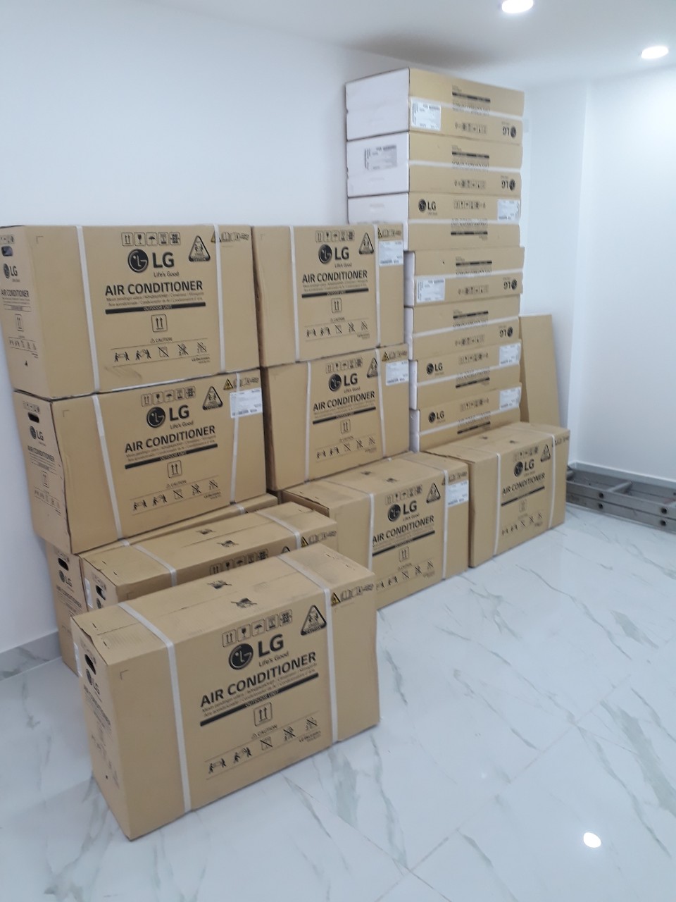 Lắp đặt hệ thống máy lạnh mới văn phòng cho thuê quận Tân Bình